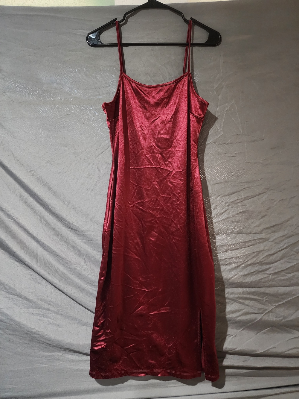 ​EUC Cosmic Beauty Red Satin Side Slit Spaghetti Strap Slip Dress L